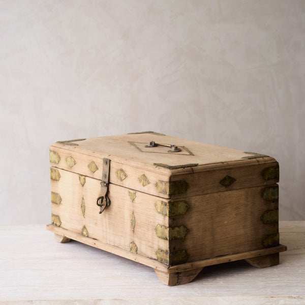 Vintage Chest | Natural