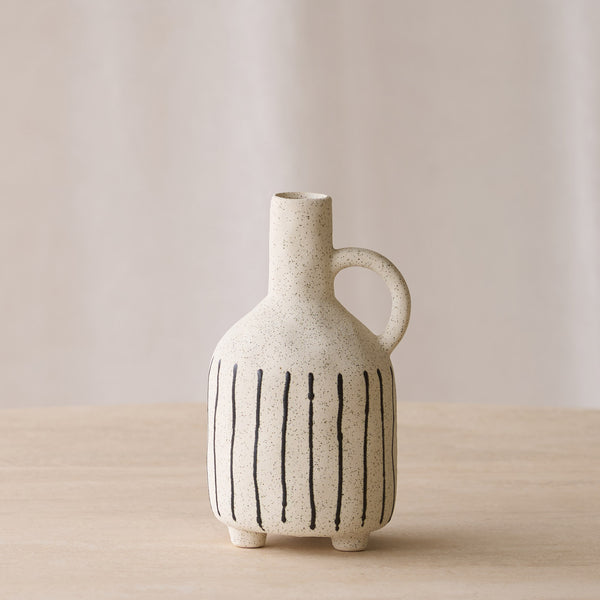 Jonai Vase | Cream Black