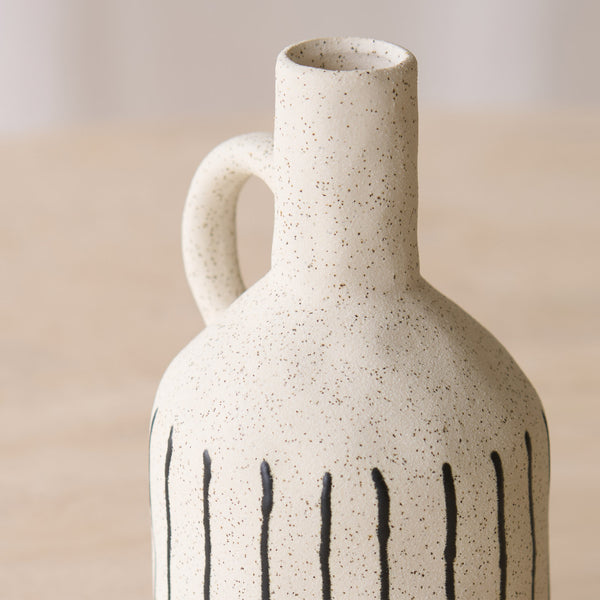 Jonai Vase | Cream Black