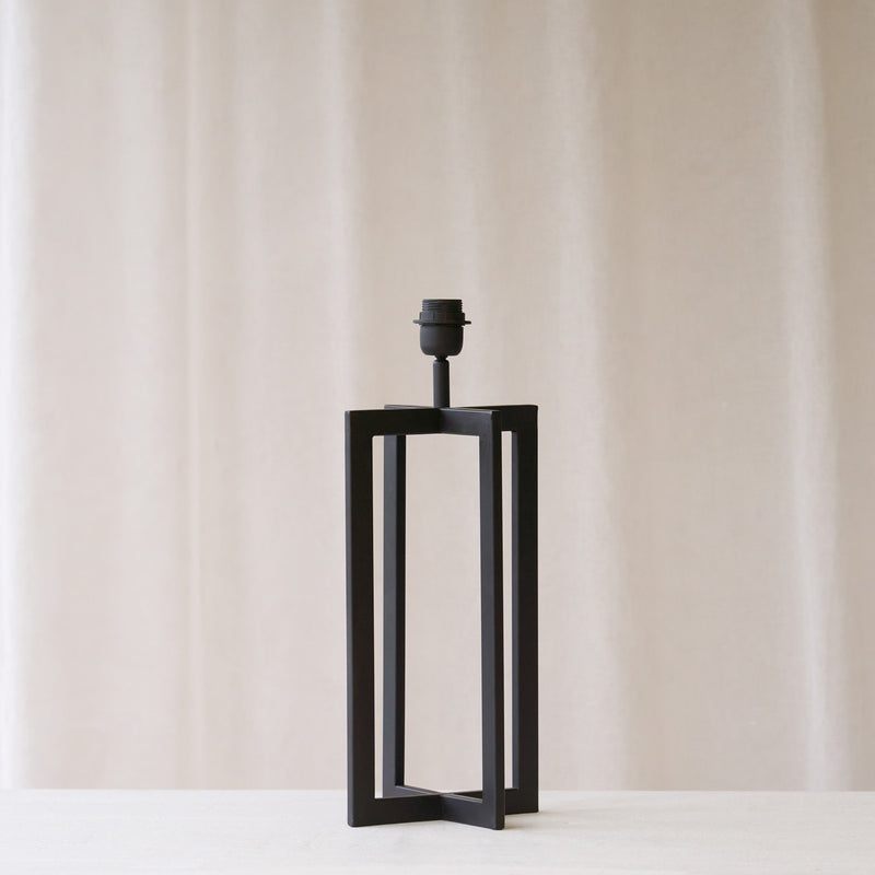 Mace Table Lamp | Black