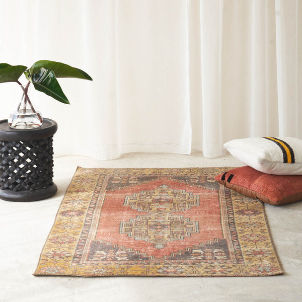 Vintage Anatolian Rug | W111 x L179 cm